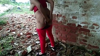 Big Ass Indian Housewife Gives A Blowjob In The Jungle