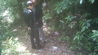Amateur Gay Couple Enjoys Outdoor Cruising In A Park