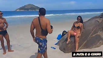 Fotografer Menangkap Seks Interracial Yang Intens Di Pantai Nudisme