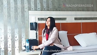 Teen'S First Porn Experience: A Stunning Debut In Hd
