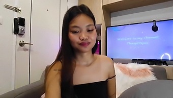 Abby2634'S Webcam Show Features Her Wet Pussy