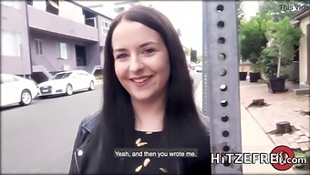 Emma Iz Nemčije Najde Združljivega Partnerja Prek Aplikacije Za Zmenke