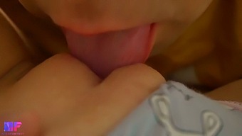 Step-Sister Receives The Ultimate Oral Pleasure